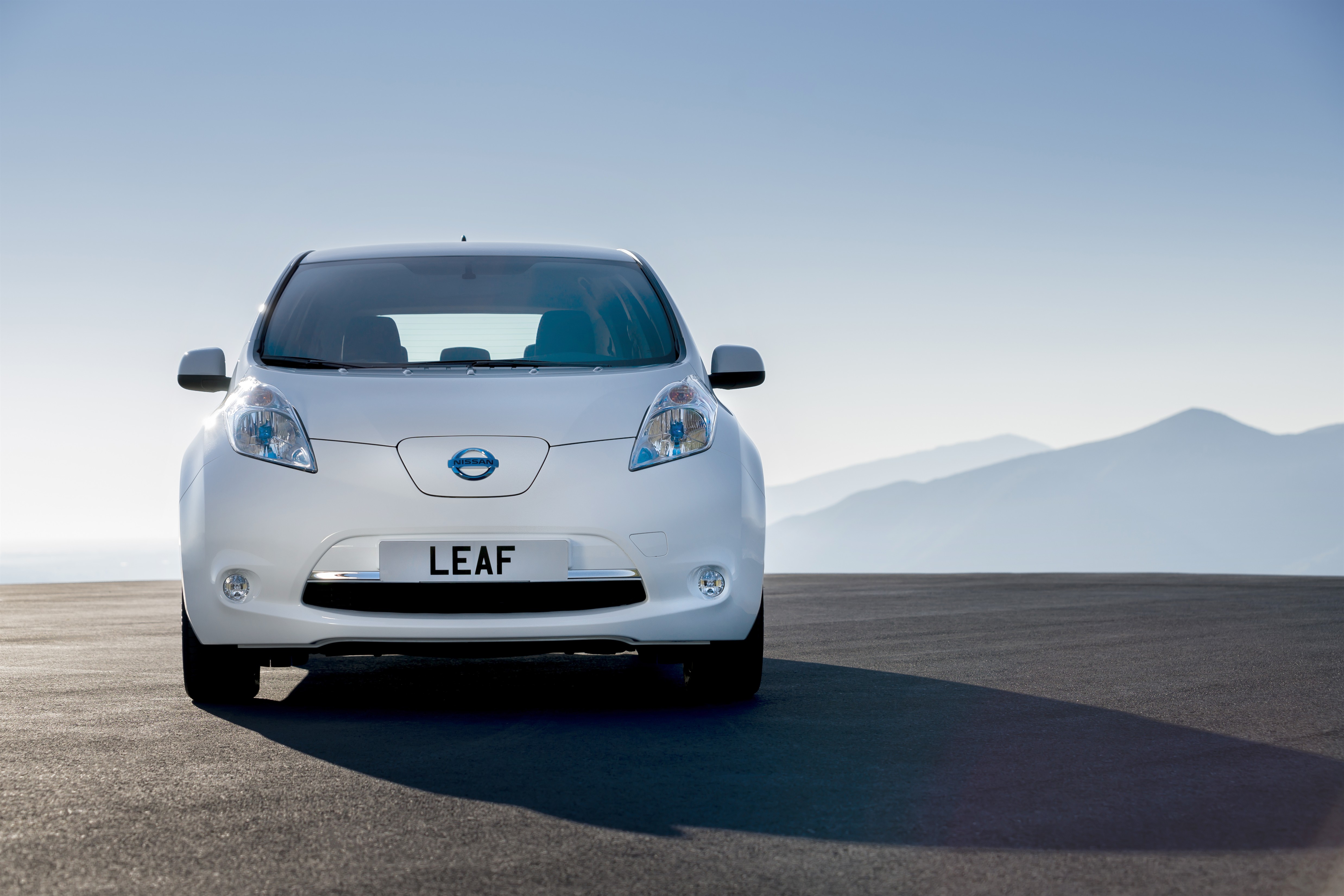 Nissan leaf uk sales figures