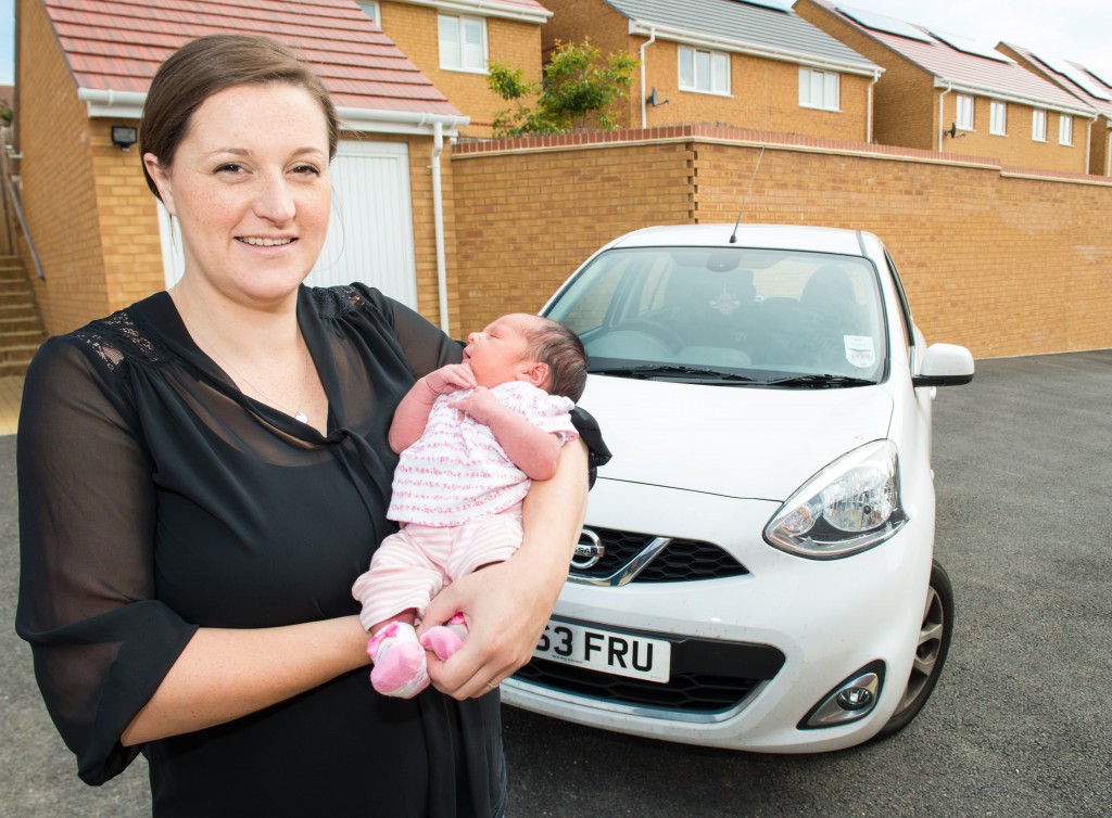 Samantha Beasley who gave birth to daughter Lara in a Nissan Micra