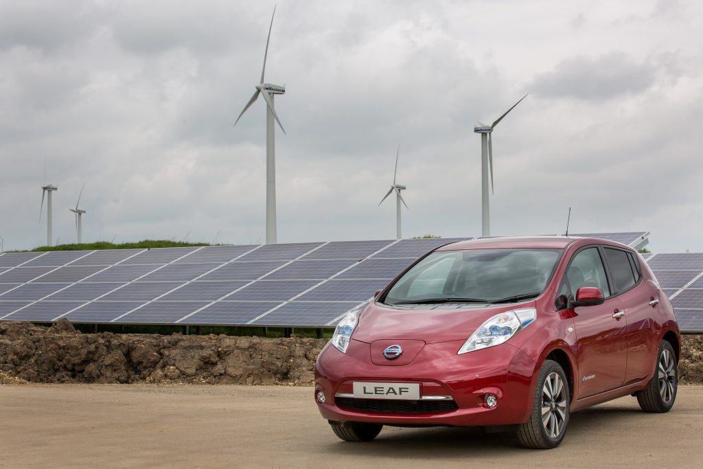 410146312_Nissan_switches_on_solar_farm_to_power_UK_car_production