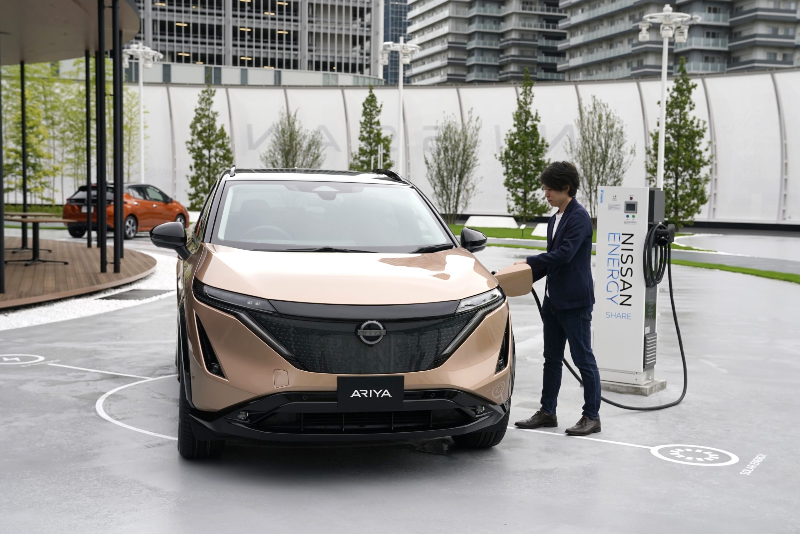 Video Nissan Ariya An All Electric Coupe Crossover For A New Era